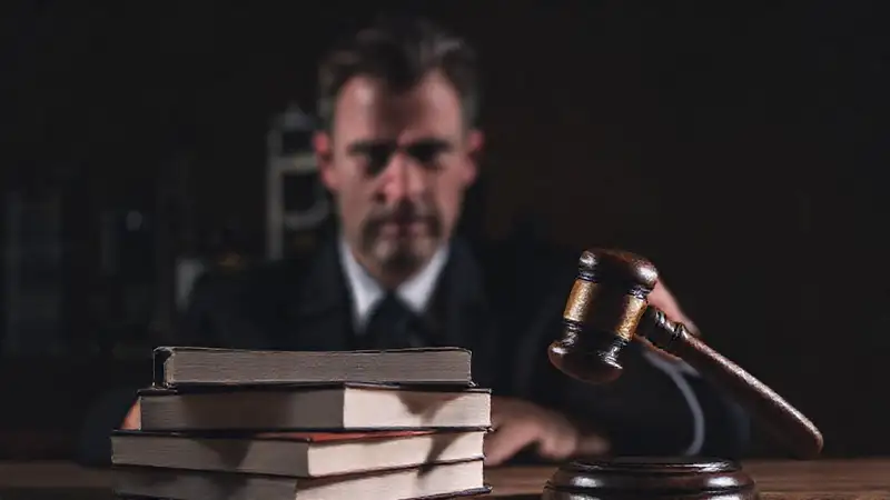 La ley oscura y la preocupación amenazan