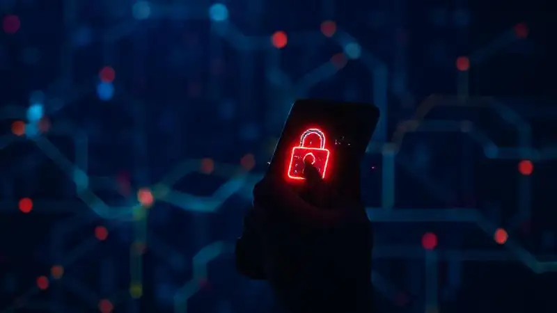 Protección digital futurista contra amenazas cibernéticas