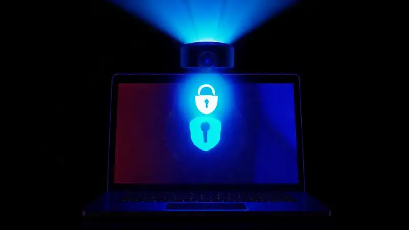 Seguridad digital: luz azul y protección